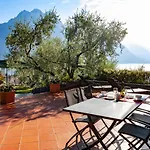 Iseolakerental - Romantica *